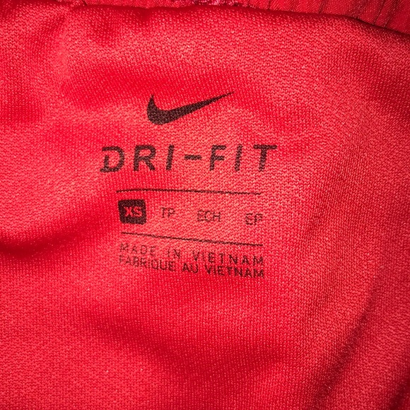 Red Nike shorts - Picture 4 of 4